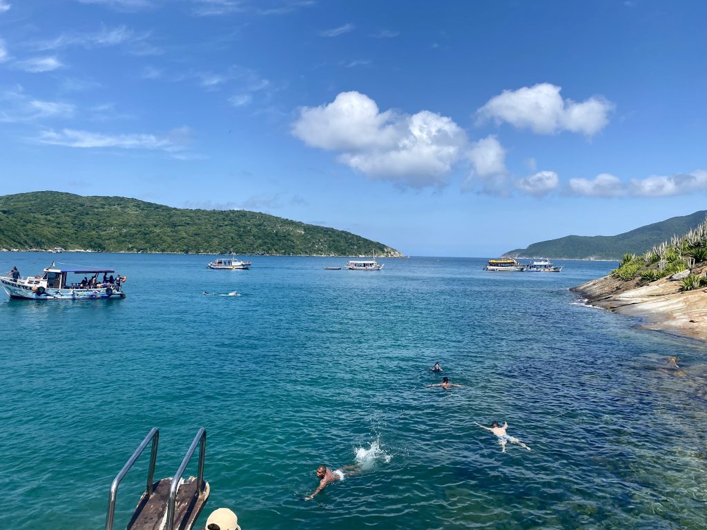 Já viram a vista destes quiosques em Cabo Frio? 